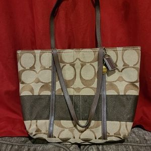 COACH MEDIUM TOTE